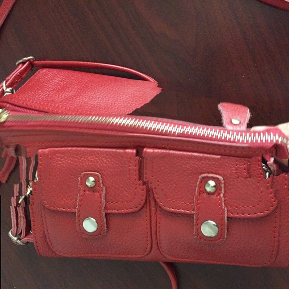 SOLD*Red leather crossbody bag - Picture 10 of 14